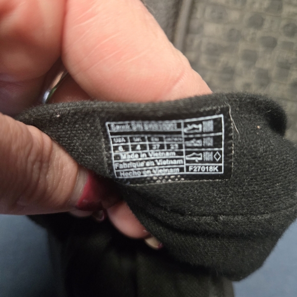 Sanuk Yoga Sling 2 Women's 6 Kids 4 Black Sandals Slip On Memory Foam Like New - Picture 3 of 4